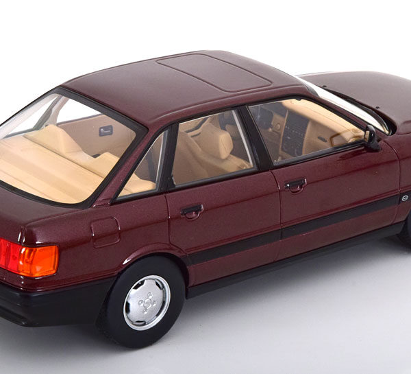 Audi 80 (B3) Limousine 1989 Donkerrood Metallic 1-18 Triple 9 Collection