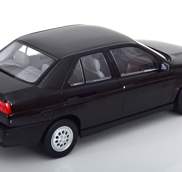 Alfa Romeo 155 1996 Zwart 1-18 Triple 9 Collection