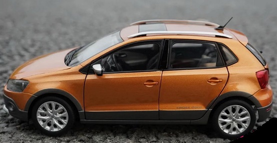 Volkswagen Cross Polo 2016 Oranje Metallic 1:18 Paudi Models