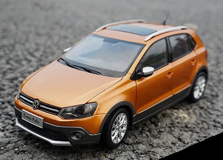 Volkswagen Cross Polo 2016 Oranje Metallic 1:18 Paudi Models