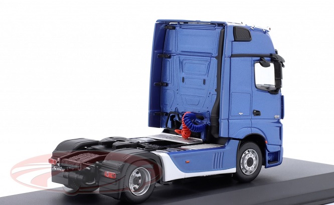 Mercedes-Benz Actros MP4 2012 Blauw Metallic 1:43 Ixo Models