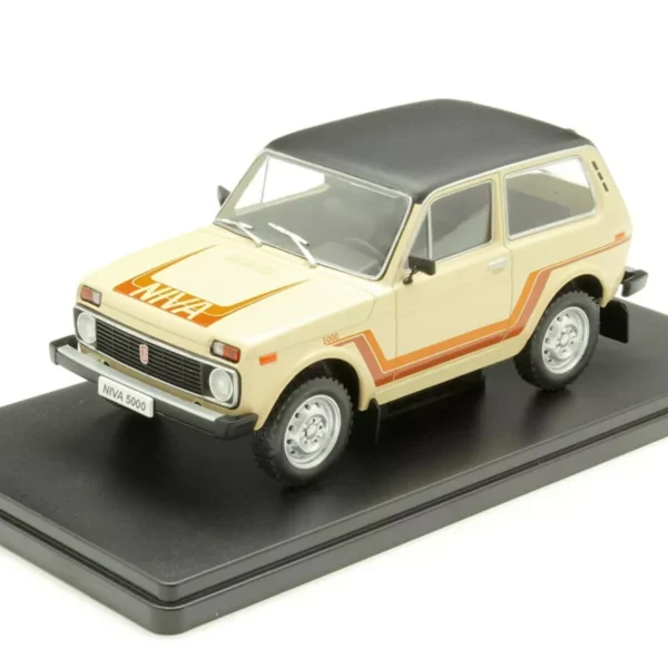 Lada Niva 1980 Beige / Bruin 1-24 Whitebox