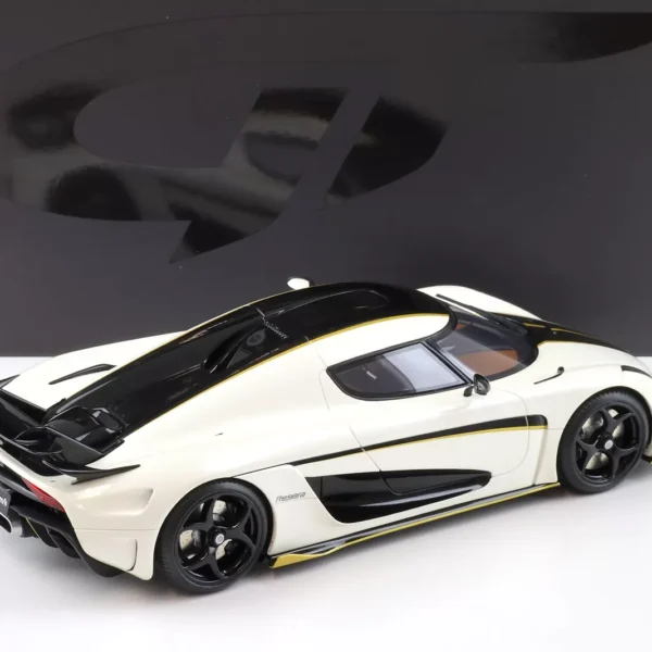 Koenigsegg Regera 2023 "World Record" Crystal White 1:18 GT Spirit