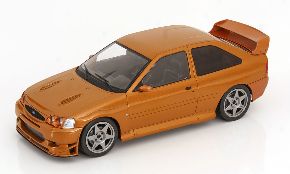 Ford Escort RS 1998 "Custom" Goud Metallic 1-18 Ixo Models