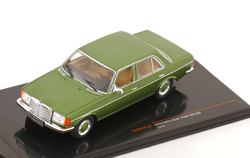 Mercedes-Benz 240D (W123) Limousine 1976 Groen Metallic 1-43 Ixo Models