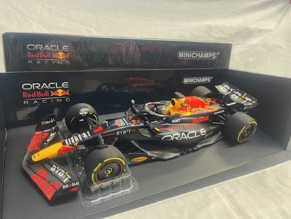 Oracle Red Bull Racing RB19 #1 Winner Abu Dhabi GP 2023 Max Verstappen 1-18 Minichamps Limited 204 Pieces