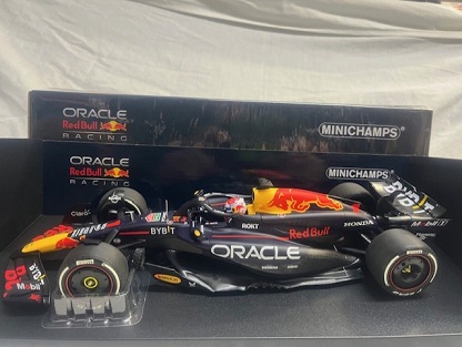 Oracle Red Bull Racing RB20 #1 Winner Bahrain GP 2024 Max Verstappen 1-18 Minichamps Limited 580 Pieces