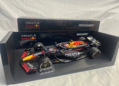 Oracle Red Bull Racing RB20 #1 Winner Bahrain GP 2024 Max Verstappen 1-18 Minichamps Limited 580 Pieces