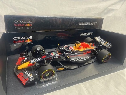 Oracle Red Bull Racing RB19 #1 Winner Italian GP 2023 Max Verstappen 1-18 Minichamps Limited 160 Pieces