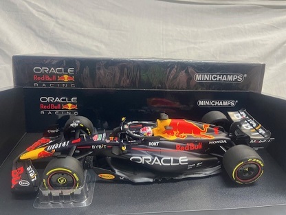 Oracle Red Bull Racing RB19 #1 Winner Italian GP 2023 Max Verstappen 1-18 Minichamps Limited 160 Pieces