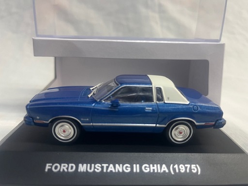 Ford Mustang II Ghia 1975 Blauw 1-43 Ixo Models ( Made for the Mustang Garage )