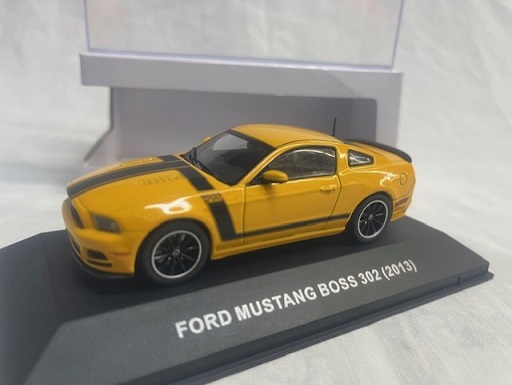 Ford Mustang Boss 302 2013 Geel / Zwart 1-43 Ixo Models ( Made for the Mustang Garage )