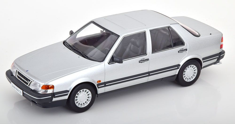Saab 9000 CD 1990 Zilver 1-18 Triple 9 Collection