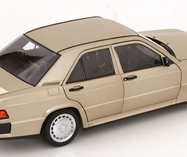 Mercedes-Benz 190 E 2.3 16V 1984 Zilvergoud Metallic 1-18 Norev