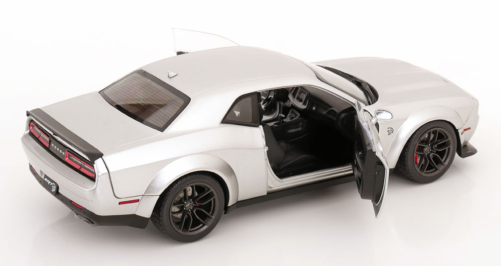 Dodge Challenger SRT Hellcat 2023 "Redeye Widebody" Zilver 1-18 Solido