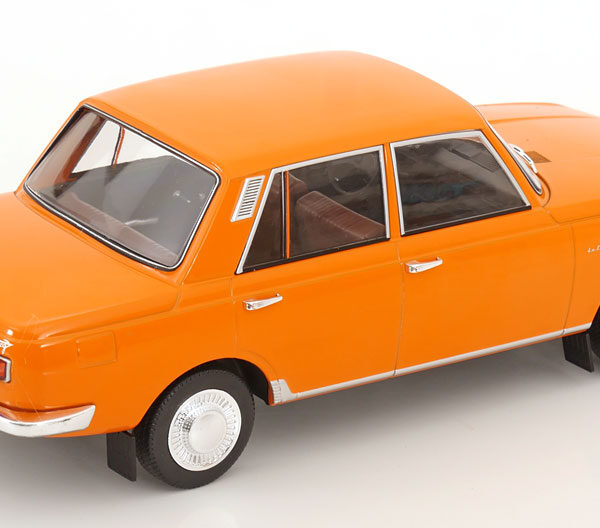Wartburg 353 1985 Oranje 1-18 MCG Models