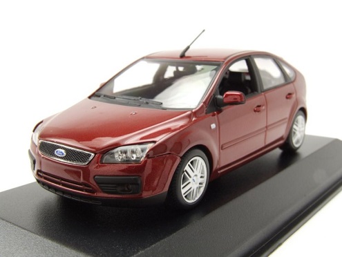 Ford Focus 2004 Donkerrood Metallic 1-43 Maxichamps