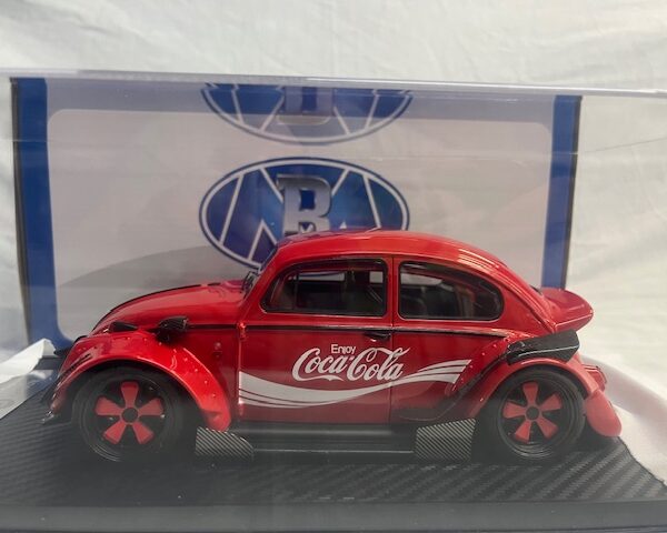 Volkswagen Race Kever 1971-1979 "Coca Cola" Rood (Inkl.Vitrine) 1-18 DNA-Radscale Collectibles Limited 100 Pieces (Resin)