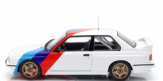 BMW M3 (E30) 1989 White / Decor 1:24 Whitebox