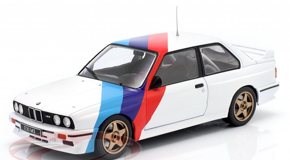 BMW M3 (E30) 1989 White / Decor 1:24 Whitebox