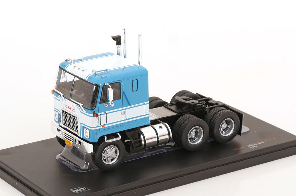GMC Astro 95 1970 Blauw / Wit 1-43 Ixo Models