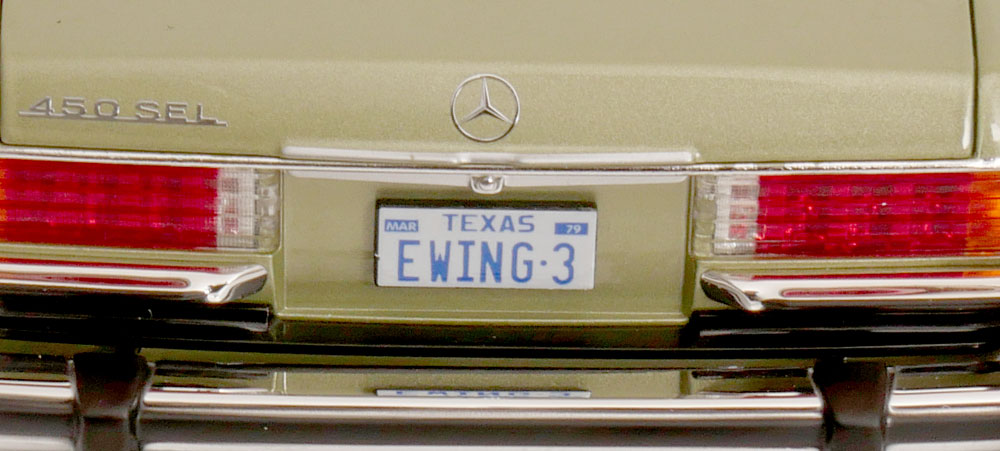 Mercedes-Benz 450 SEL 6.9 (W116) 1979 "J.R. Ewing, Dallas TV Series" Groen Metallic 1-18 Norev