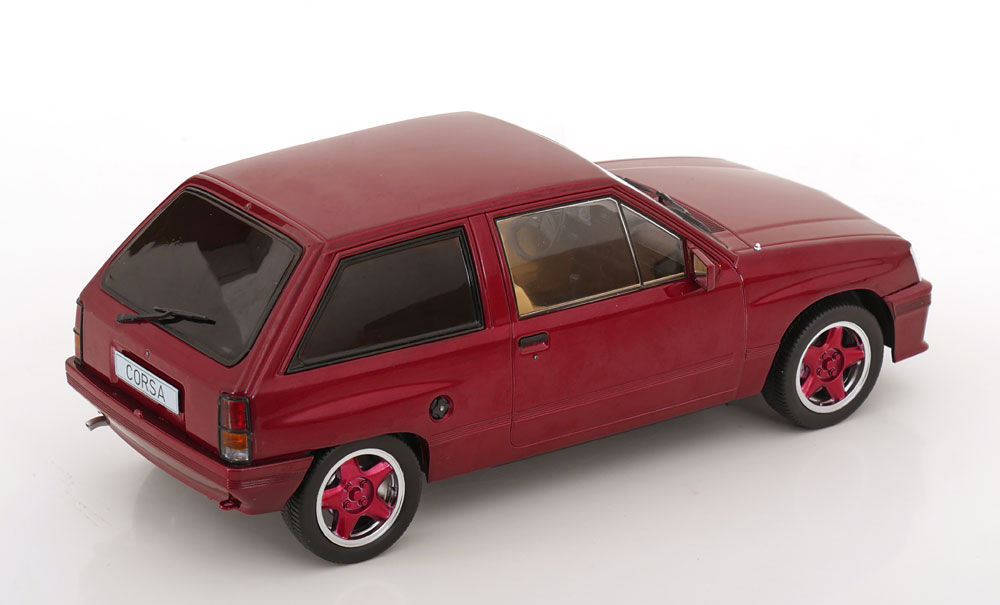 Opel Corsa A "Custom" Rood Metallic 1-18 MCG Models