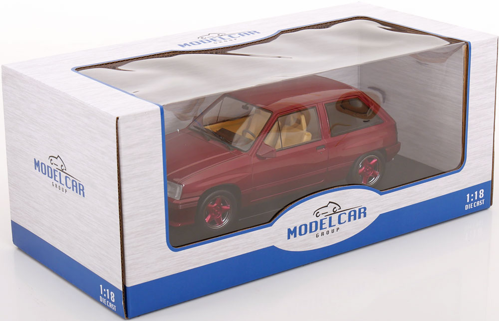 Opel Corsa A "Custom" Rood Metallic 1-18 MCG Models
