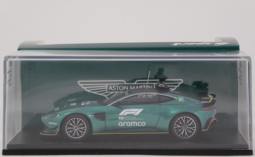 Aston Martin Vantage F1 2023 "Safety Car" Groen Metallic 1-43 Spark (Resin)
